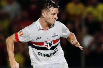Caixinha quer Galoppo, ex-Banfield, como camisa 8 do Santos