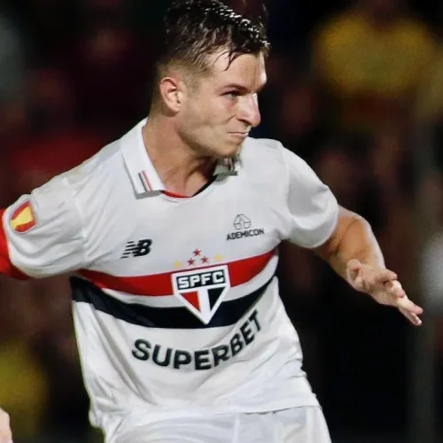 Caixinha quer Galoppo, ex-Banfield, como camisa 8 do Santos